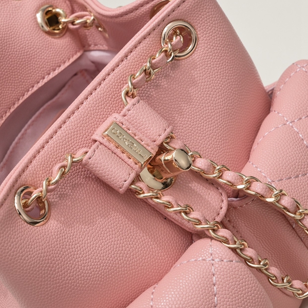 シャネルバッグ角部分ディテール